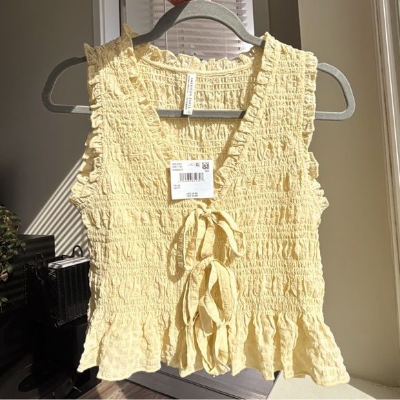 AE Tie-Front Smocked Tank NWT Size XS in Yellow American Eagle Sleeveless Top - Picture 6 of 8